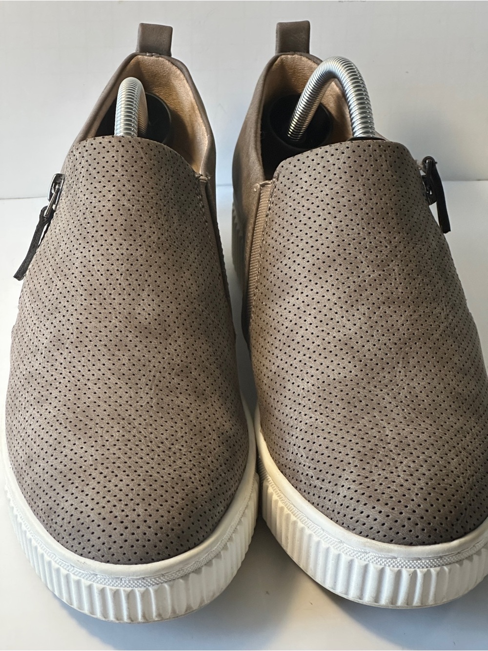 SOUL Naturalizer Turner Taupe Comfort Slip On Sneakers Women’s 9M EU39